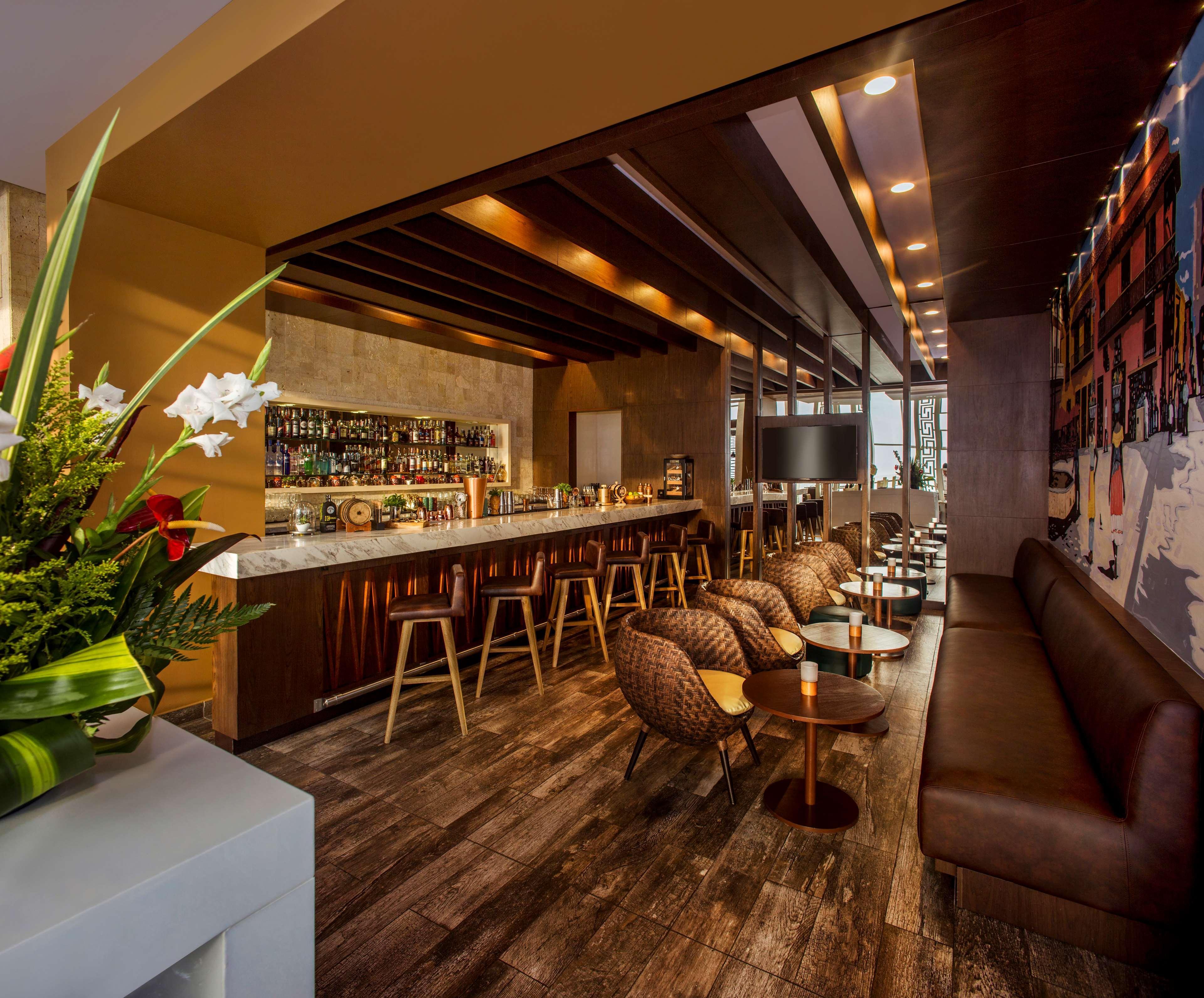 Hyatt Regency Cartagena Ξενοδοχείο Εξωτερικό φωτογραφία The interior of the bar