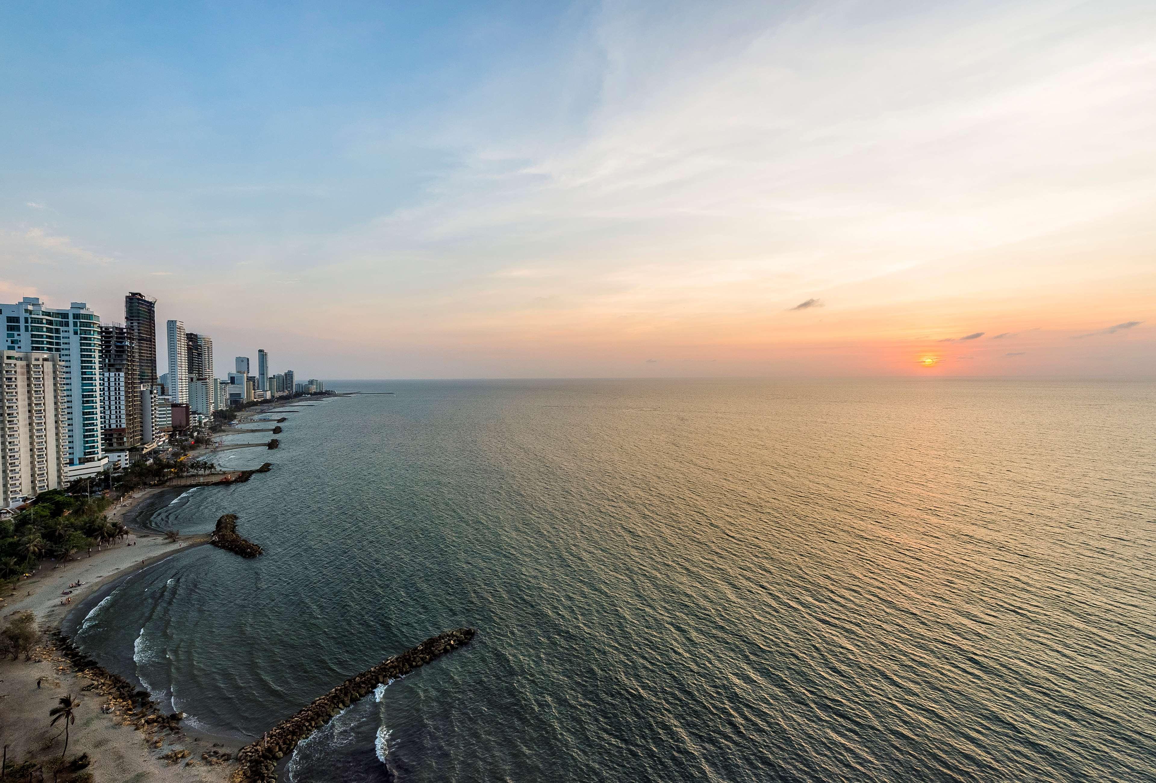 Hyatt Regency Cartagena Ξενοδοχείο Εξωτερικό φωτογραφία Sunset at Pattaya Beach